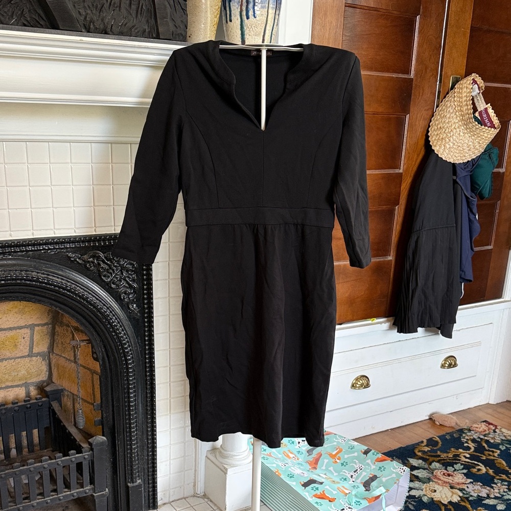 j. McLaughlin Ponte knit Black Long‎ Sleeve Dress- worn about 4 times
